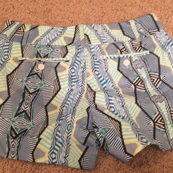 New York and Company shorts - Picture 2 of 2